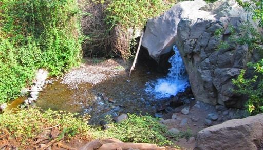 M&aacute;s de cuatro piscinas ol&iacute;mpicas de agua se infiltraron bajo la precordillera de Santiago tras las lluvias de julio