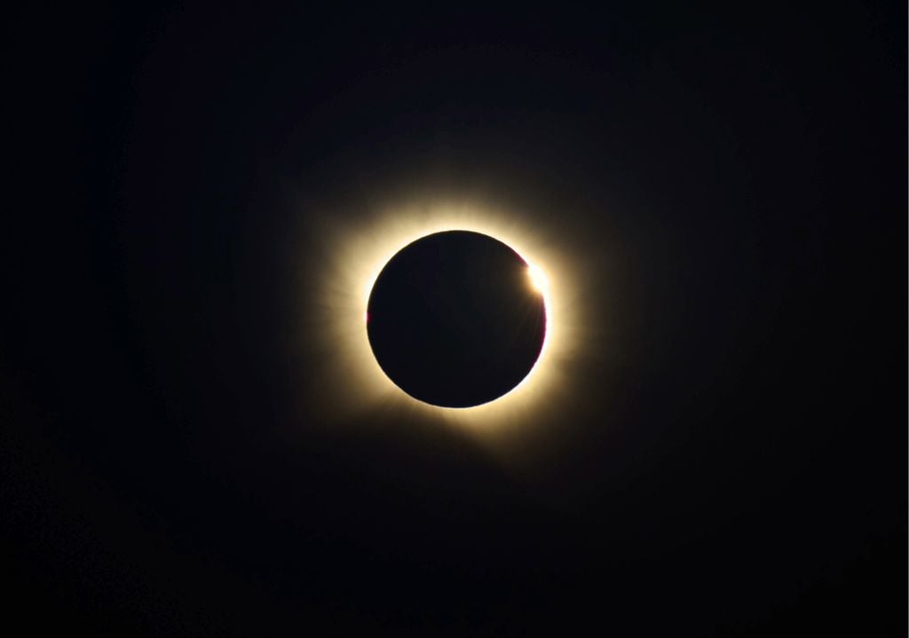 Eclipse solar En menos de un año, el sur de la España peninsular, Ceuta y Melilla vivirán un eclipse total más largo que el reciente.