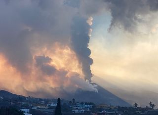 Cumbre Vieja cumple dos meses de constantes erupciones