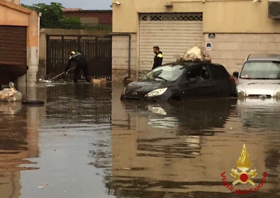 alluvione-vigili-fuoco