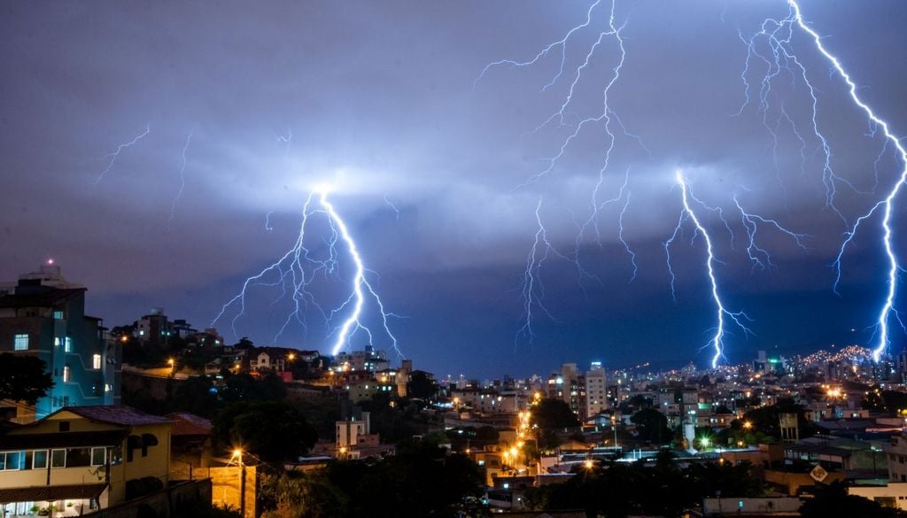 Temporali. Già nelle prime fasi della settimana, Sardegna e Sicilia potranno essere interessate da piogge intense e temporali, localmente a carattere di rovescio.