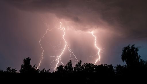 Dalle 14 fioccheranno temporali nella Pianura Padana (e non solo): nubifragi, grandine e colpi di vento
