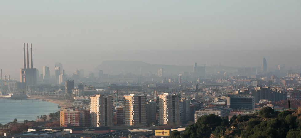 En ciudades como Barcelona, donde se realizó el estudio, la fuente predominante de emisión de hidrocarburos policíclicos aromáticos es el tráfico. Foto: Albert García