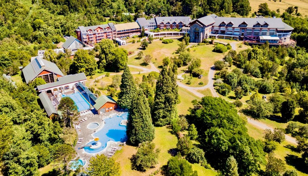 Termas de Puyehue, Región de Los Lagos. Las Termas de Puyehue son uno de los principales centros de bienestar de la Región de Los Lagos.