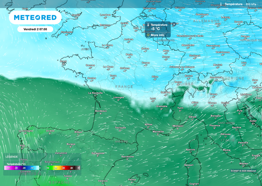 En altitude, le froid est bien présent ce qui optimise le risque de neige en plaine.