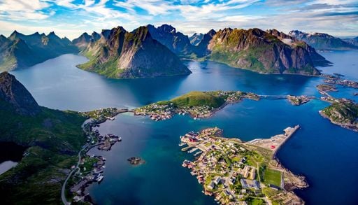 De la ruta panor&aacute;mica de Lofoten en Noruega a la Ruta 40 en Argentina: los 10 roadtrips m&aacute;s instagrameables del 2026