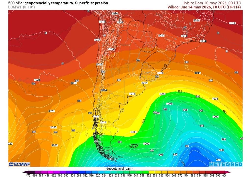Una vaguada en niveles medios de la atmósfera se aproxima a la zona central. Este flujo de aire frío y húmedo será el responsable de cubrir los cielos y desplazar definitivamente el calor de inicio de semana.