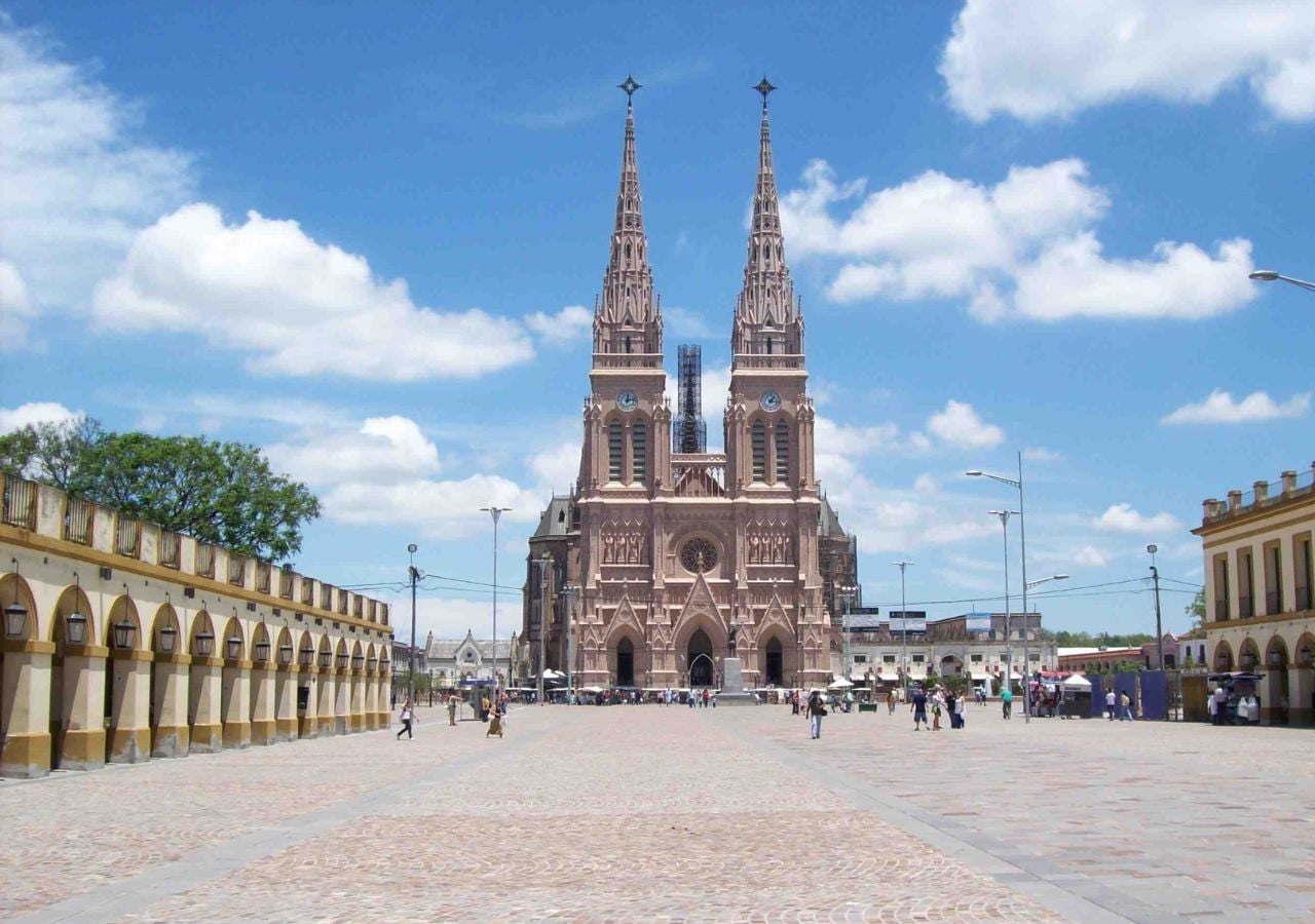 Descubre Luján sin ir a la iglesia: Recorrido a pie