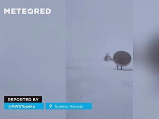 Impresionante tormenta de nieve en Topeka, Kansas (USA)