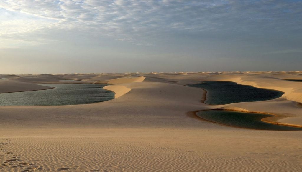 Lagunas entre médanos de arena: empieza la mejor temporada para visitar los Lençóis Maranhenses Lagunas entre médanos de arena: empieza la mejor temporada para visitar los Lençóis Maranhenses| Foto: Marcus Dall Co - Unsplash