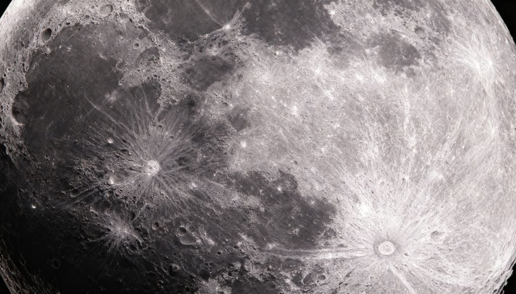 Wasser, bestimmte Mineralien und potenzielle Energiequellen auf dem Mond wecken das Interesse von Großmächten und privaten Unternehmen.