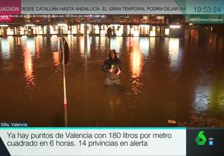 ¿Debe un reportero meterse en el agua?