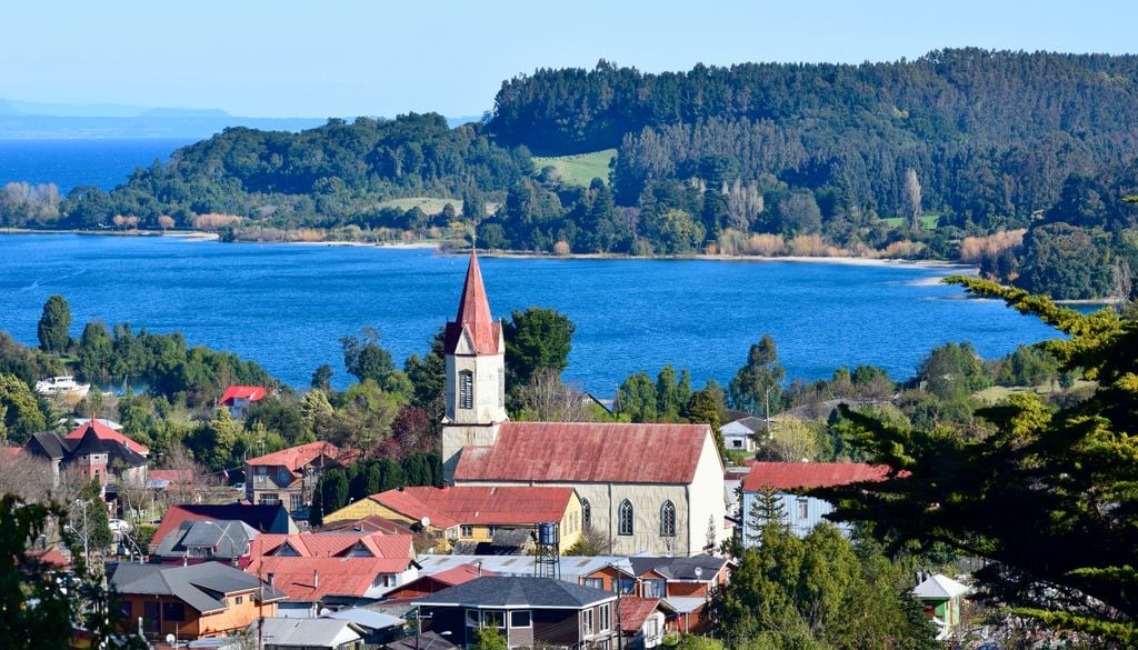 Puerto Octay, sur de Chile. Puerto Octay es ideal para disfrutar de los bellos paisajes del sur de Chile en un pueblo de ambiente tranquilo.