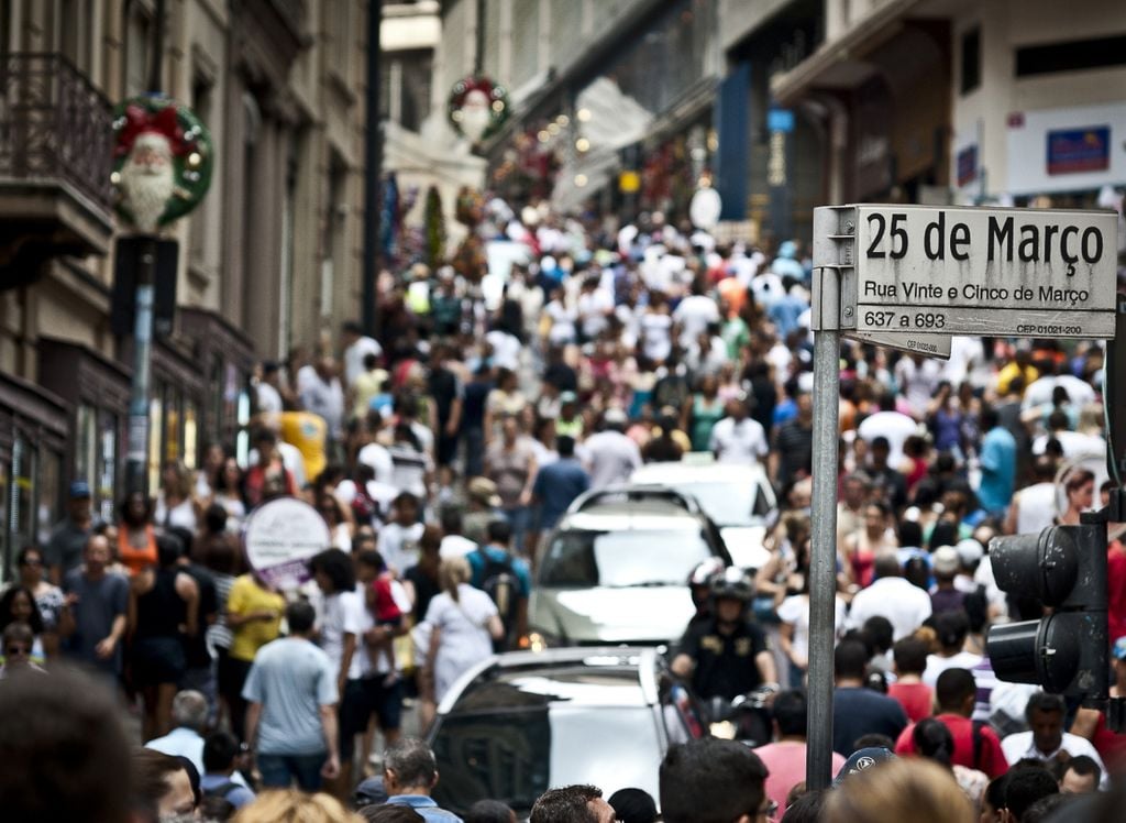 Famosa rua 25 de Março na cidade de São Paulo Famosa rua 25 de Março na cidade de São Paulo