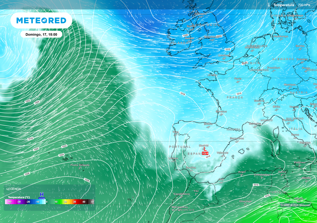 Na tarde de domingo, a persistência de ar polar mantém Portugal sob temperaturas abaixo da média climatológica, com anomalias negativas generalizadas e ambiente fresco em praticamente todo o território.