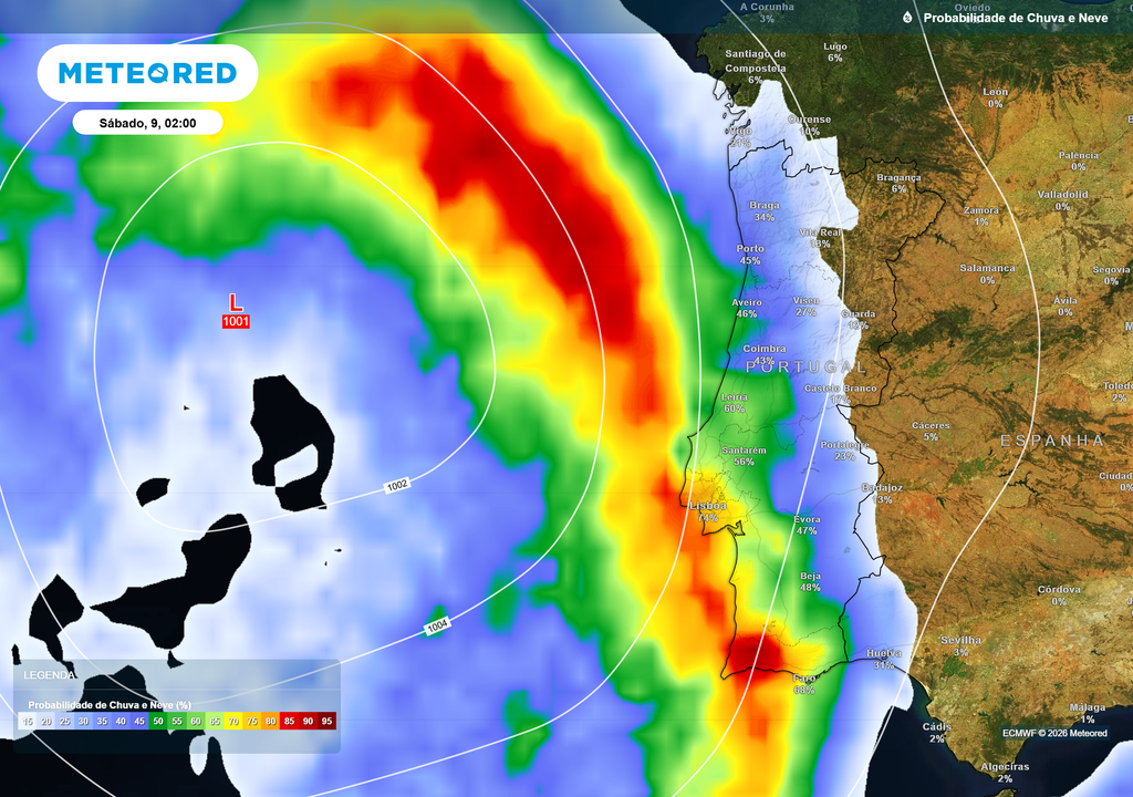 Segunda frente mais intensa atinge Portugal, com uma banda contínua de precipitação e elevada probabilidade de chuva forte, inicialmente no litoral.