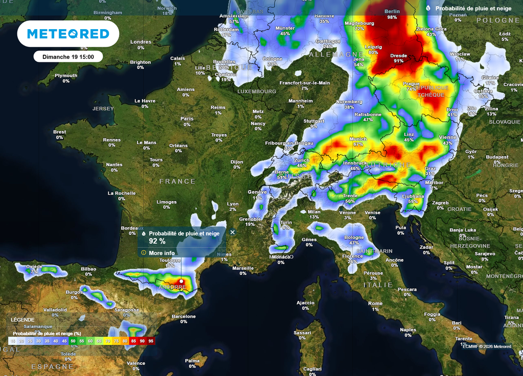 Ce dimanche après-midi, c'est surtout sur les Pyrénées que le risque de pluies ou d'orages sera le plus important.