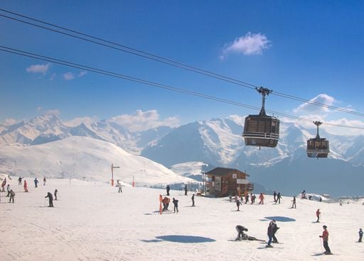 Des centaines de stations de ski abandonn&eacute;es en France : sont-elles des laboratoires &eacute;cologiques &agrave; ciel ouvert ?