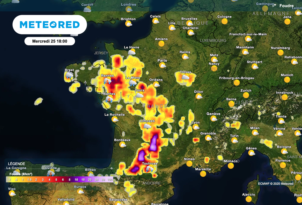 Sometimes powerful thunderstorms expected in the evening. Sometimes powerful thunderstorms expected in the evening.