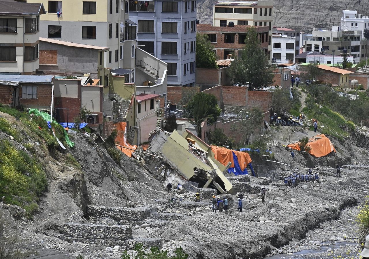 Desastre En Bolivia Lluvias E Inundaciones Dejan Al Menos Muertos Y Miles De Evacuados