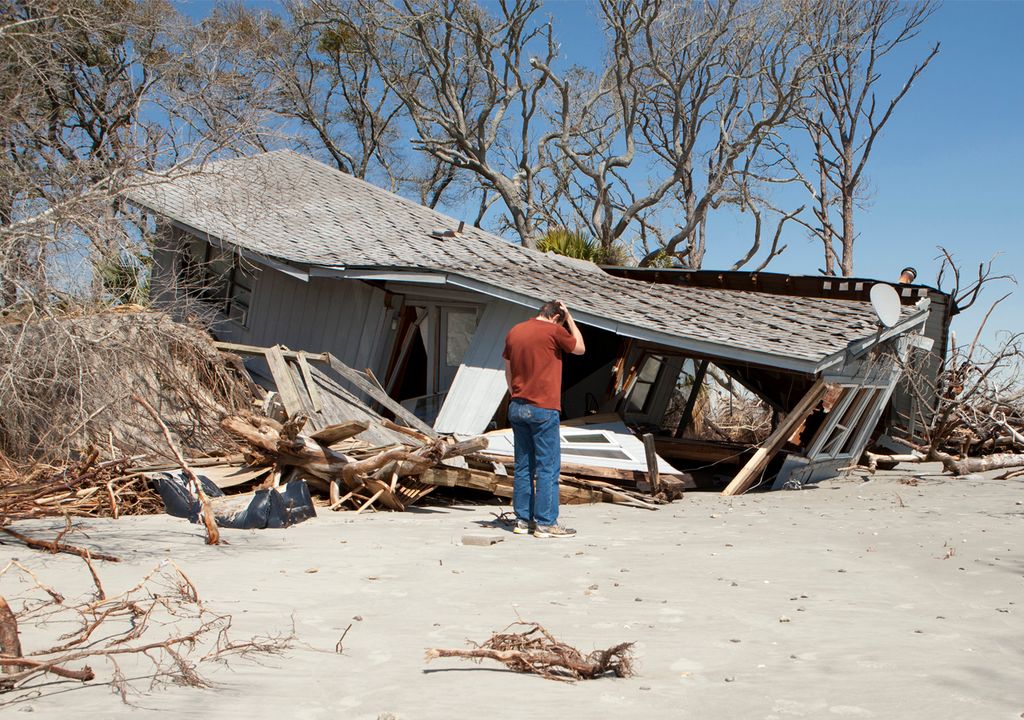 Casa destrozada por huracán