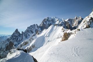 Descubren el glaciar más antiguo de Europa: un archivo climático natural de 12.000 años hallado en los Alpes franceses