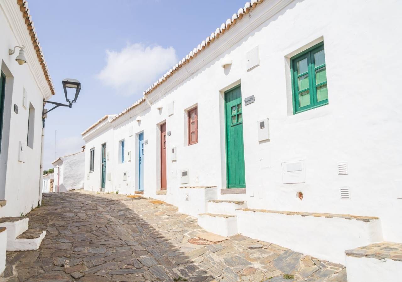 Discover the Hidden Gem of Pedralva: A Thriving Village in the Algarve