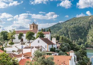 Descubra a magia do Rio Zêzere e das aldeias históricas de Portugal