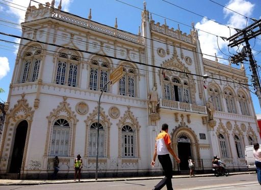 Descubra as 6 bibliotecas mais belas do Brasil e apaixone-se por cada lugar; confira