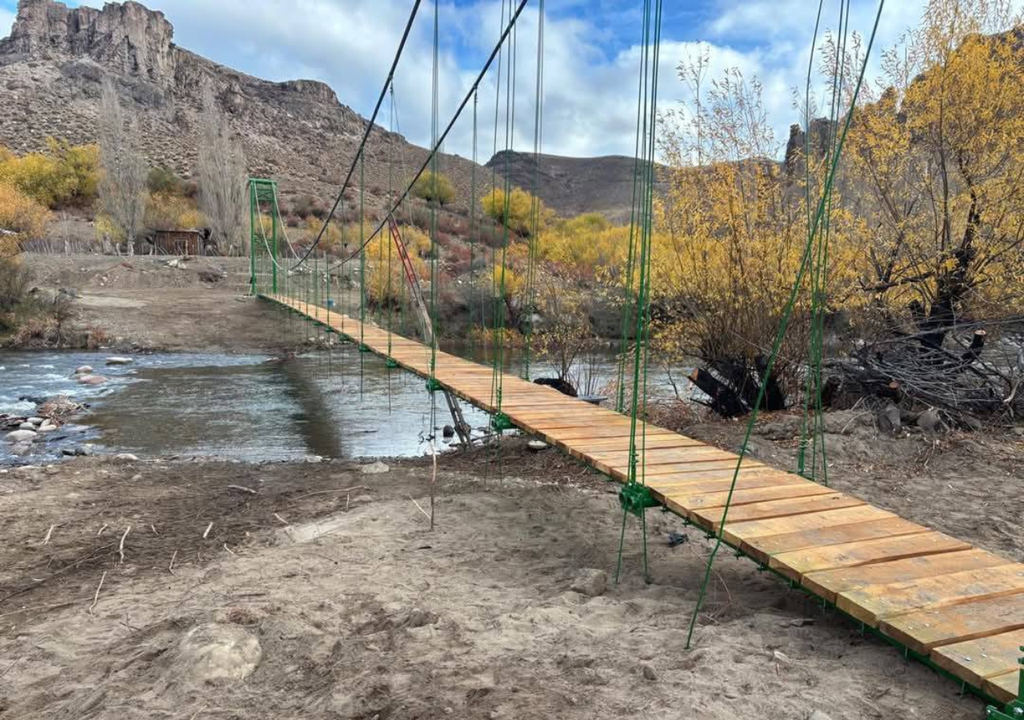 Ñorquinco lago oculto Patagonia