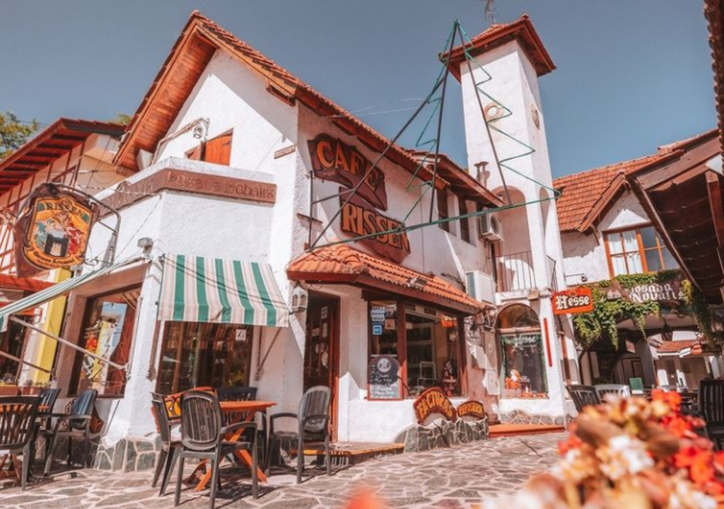 Villa General Belgrano Córdoba La Oktoberfest de VGB nació en la década de 1950 de la mano de la comunidad alemana que se instaló en el pueblo. Es una una de las celebraciones más importantes del país. Foto: X @ArgentiNacional