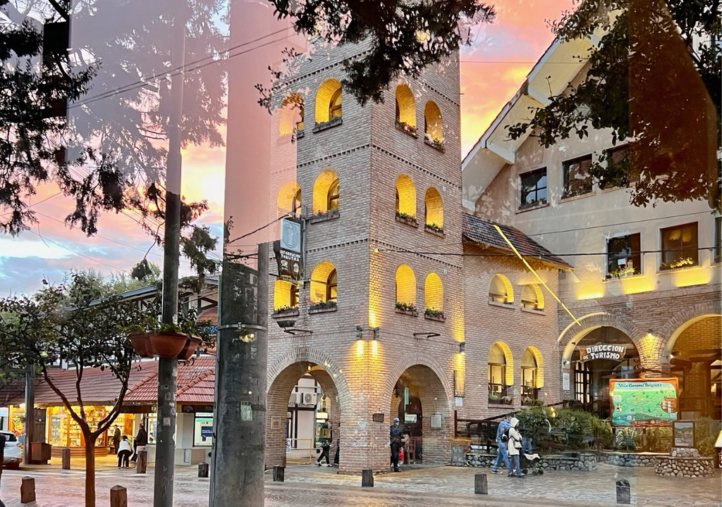 Villa General Belgrano Córdoba Villa General Belgrano se encuentra a 80 kilómetros al sur de la CIudad de Córdoba y es un paraíso escondido entre las sierras. Foto: X @Ponzio_Leo6