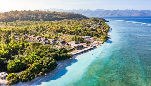 Descubre la isla con el mar m&aacute;s incre&iacute;ble del mundo para nadar en aguas turquesas