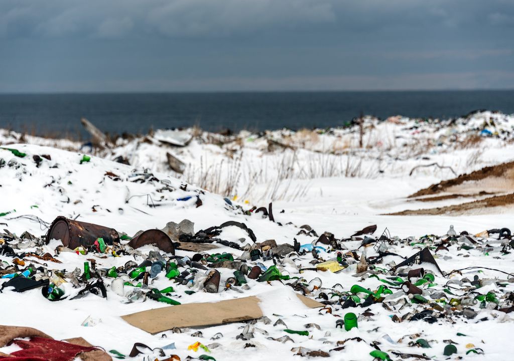 Ártico poluído com lixo