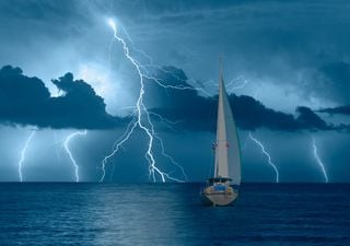 Warum gibt es auf dem Meer weniger Blitze als an Land? 