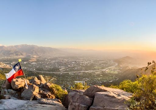 Desde la cima del Manquehue: la vista panor&aacute;mica en tendencia que te hace sentir due&ntilde;o de Santiago