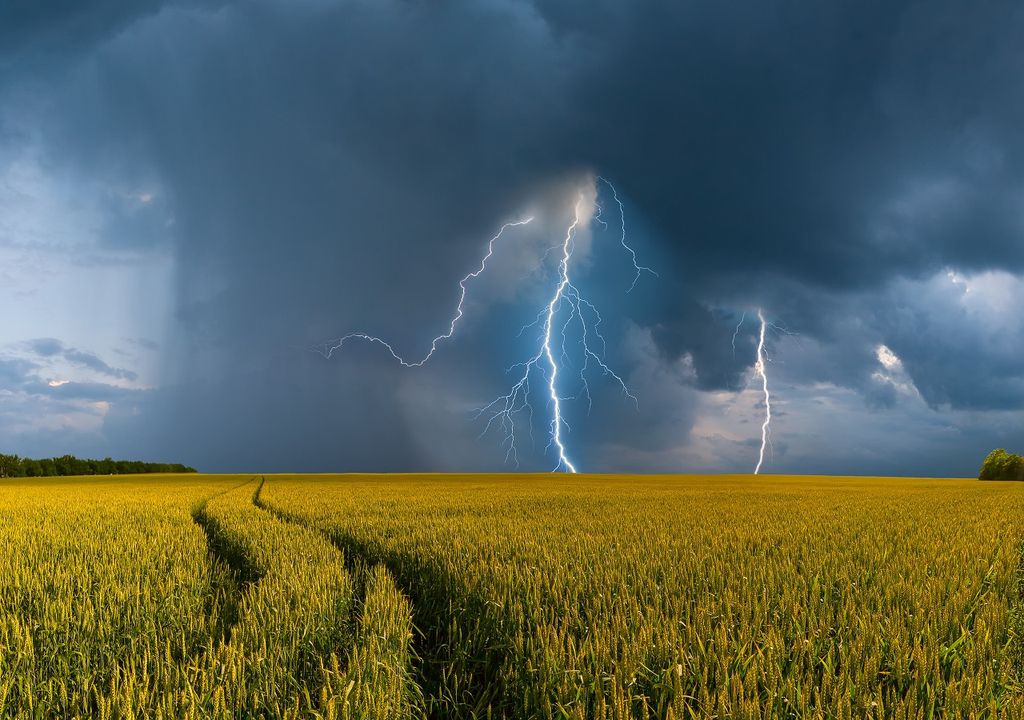 Entre calor, sol, lluvias y ciclón tropical