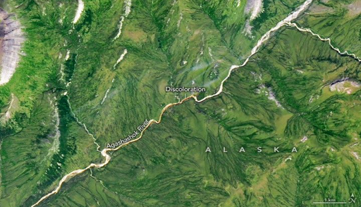 La NASA ha observado recientemente arroyos de colores entre naranjas y rojizos, antes cristalinos, en zonas de Alaska