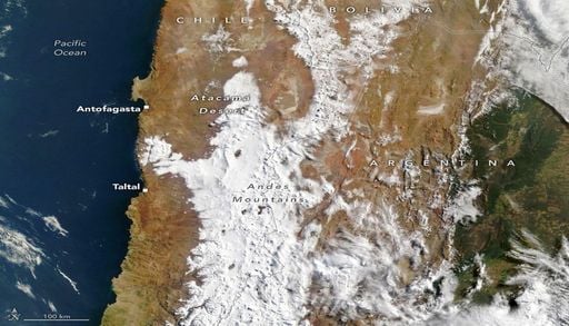 El seco desierto de Atacama se viste de nieve por activas borrascas invernales inducidas por el intenso El Ni&ntilde;o