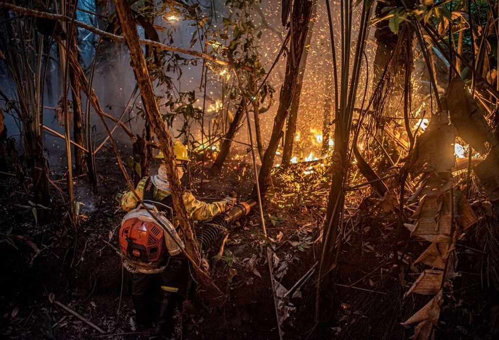 Incêndio florestal na Terra Indígena Tenharim/Marmelos, no Amazonas. Foto: Mayangdi Inzaulgarat/Ibama Incêndio florestal na Terra Indígena Tenharim/Marmelos, no Amazonas. Foto: Mayangdi Inzaulgarat/Ibama