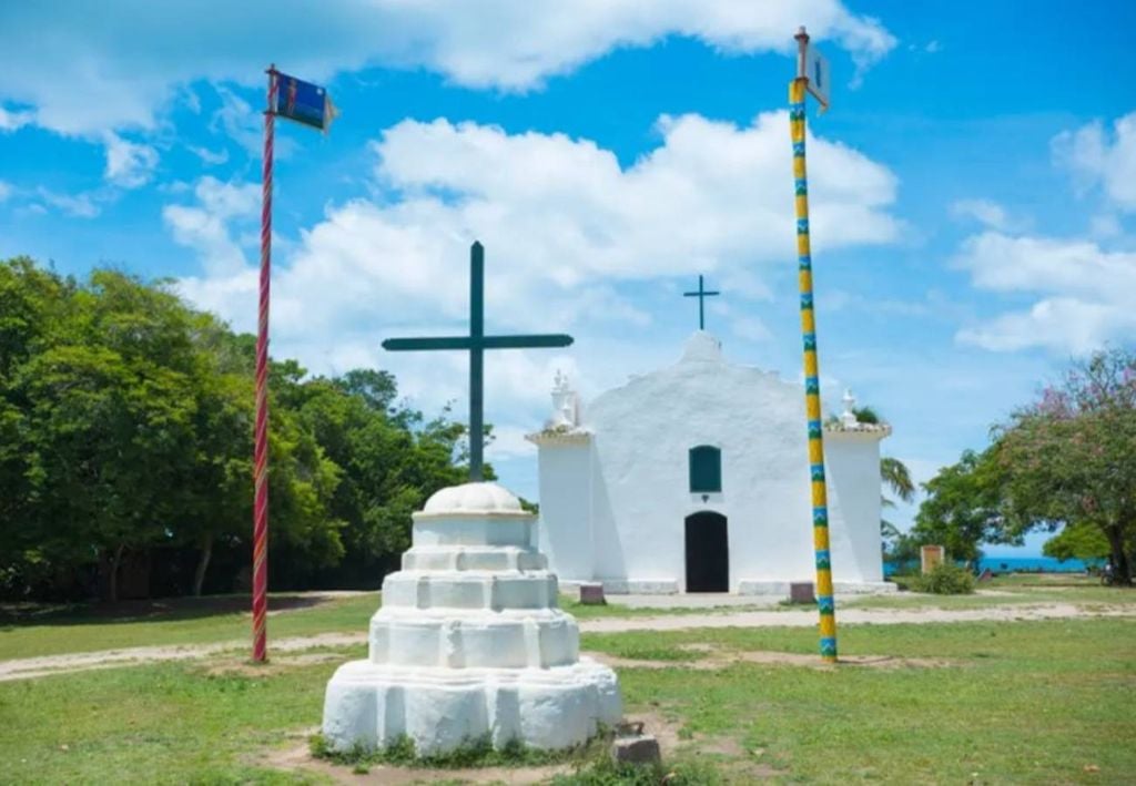 Igreja São João Batista, a “Igrejinha do Quadrado”,um dos pontos turísticos deste destino na Bahia. Crédito: Marcio Filho/MTur/Flickr.