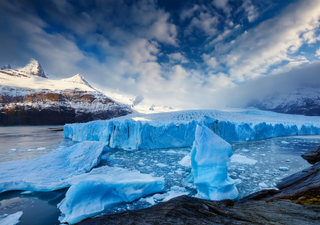 Dete&ccedil;&atilde;o sistem&aacute;tica de sismos glaciais no glaciar Thwaites atrav&eacute;s de ondas de superf&iacute;cie regionais