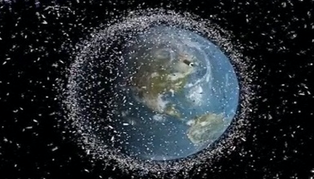 Secondo le stime dell'Agenzia Spaziale Europea, entro il 2035 la caduta di detriti spaziali produrrà mediamente il ferimento o l'uccisione di una persona ogni 2 anni. Credit: European Space Agency