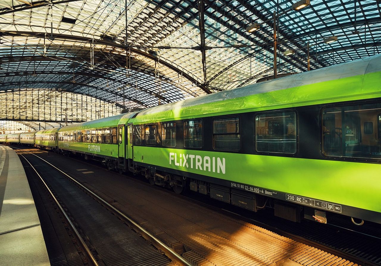 Immer mehr Menschen reisen in Deutschland mit dem FlixtTrain (Foto: PR)