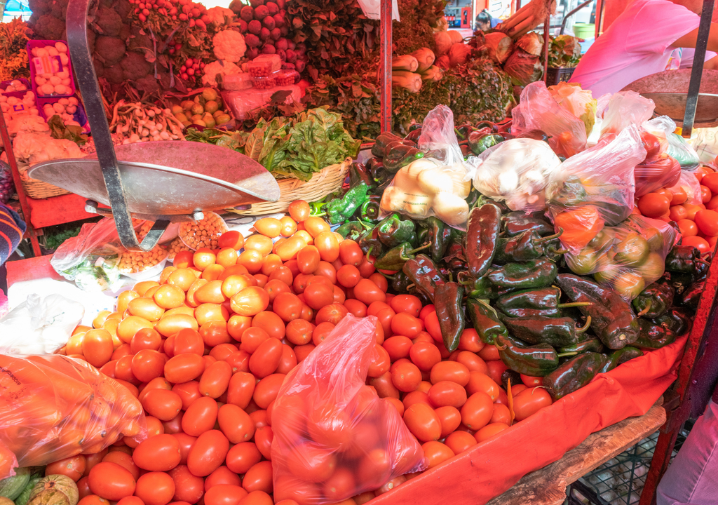 agricultura; gastronomia; sostenible; produccion local; tianguis; Mexico