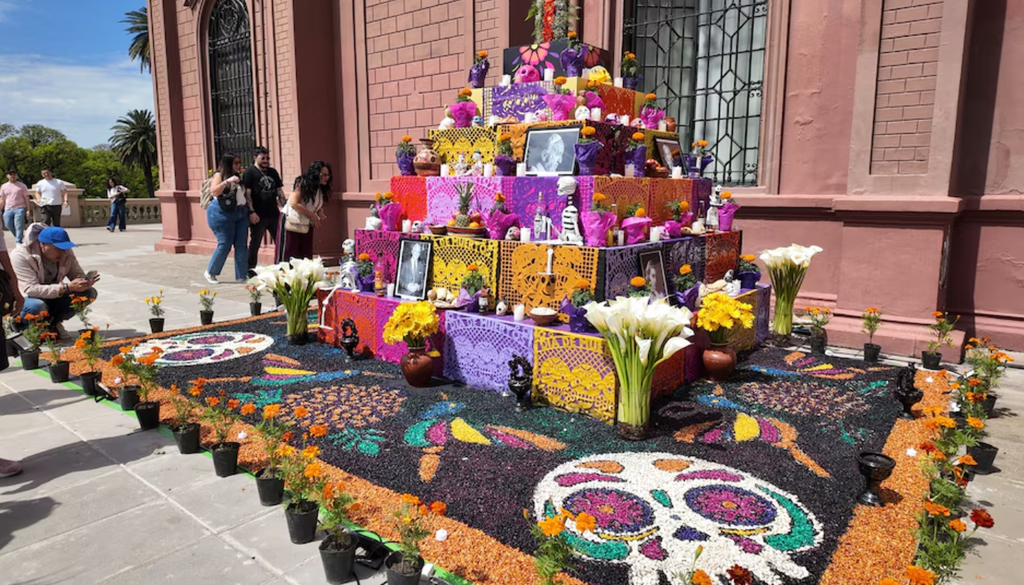 La Embajada de México en Argentina organiza este año "La Noche de las Ánimas en Michoacán". Será el 31 de octubre y el 1 de noviembre en el Centro Cultural Recoleta.