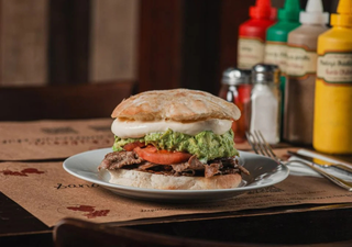 Día del Churrasco 2025: promociones, historia y dónde disfrutar el clásico sándwich chileno