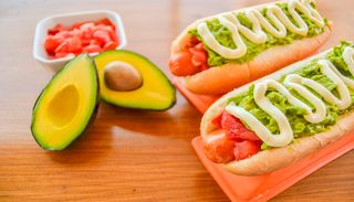 Día del Completo: por qué Chile celebra a su “hot dog” más querido y dónde probar versiones imperdibles
