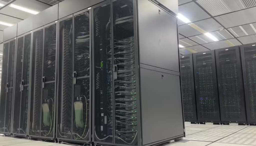 Supercomputador Jaci, do Instituto Nacional de Pesquisas Espaciais, em Cachoeira Paulista/São Paulo. Créditos: Reprodução/TV Vanguarda.