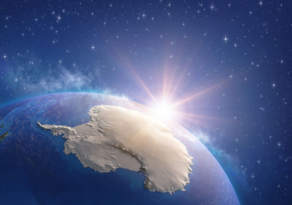 Antártica vista desde el espacio Antártica vista desde el espacio